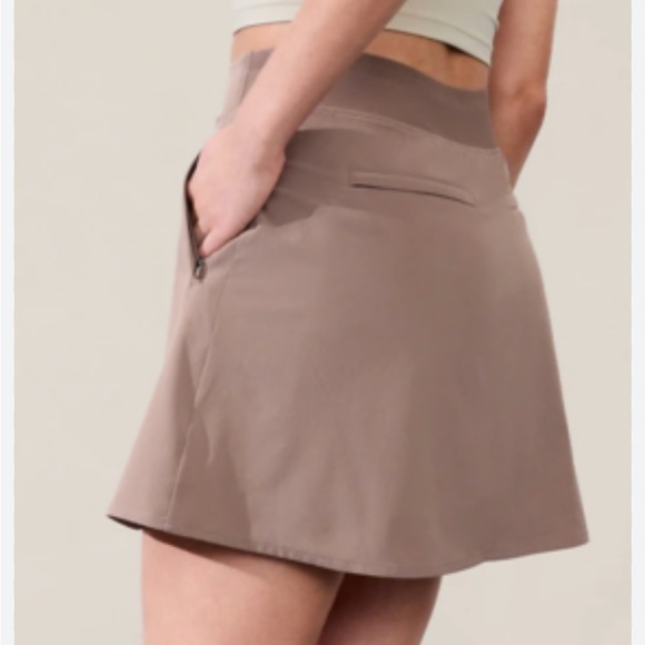 ATHLETA Brooklyn Heights Skort Skirt Brown Size 4 - Picture 3 of 9
